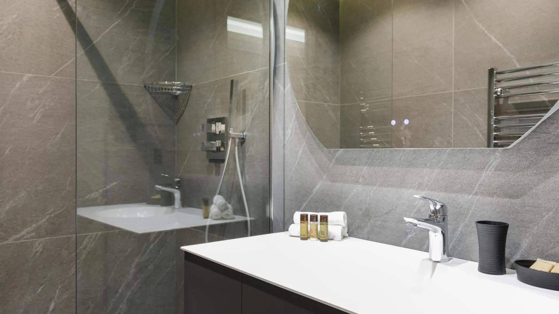 Gray D'Albion 3I7 Yourhosthelper Cannes Apartment
